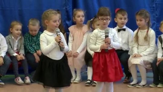 DZIEŃ BABCI I DZIADKA W PRZEDSZKOLU JARZĘBINKA - GRUPA BIEDRONKI