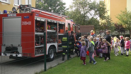 Dzień Ziemniaka oraz spotkanie z Policją i Strażą Pożarną w przedszkolu ''Jarzębinka''