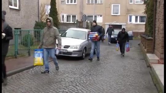 KIBICE POLONII SŁUBICE POMAGAJĄ ZWIERZĘTOM