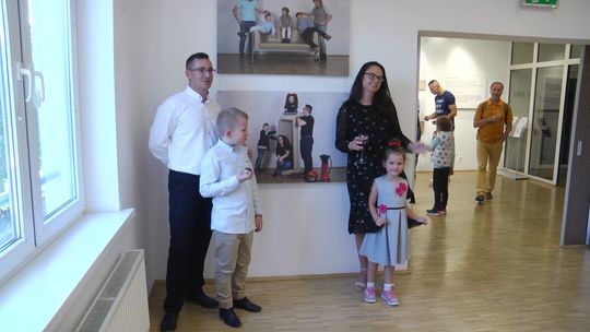 KOLOROWE RODZINY W GALERII OKNO