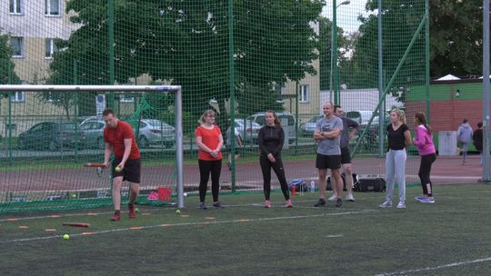 Na Orliku "trójki" profesjonalnie ćwiczą grę w palanta