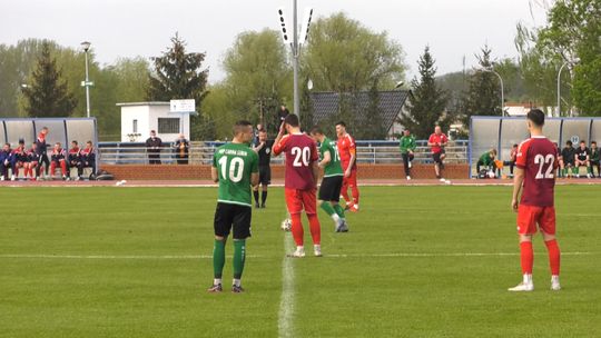 Na płycie głównej stadionu SOSiRu, piłkarze Polonii Słubice podejmowali zespół Cariny Gubin