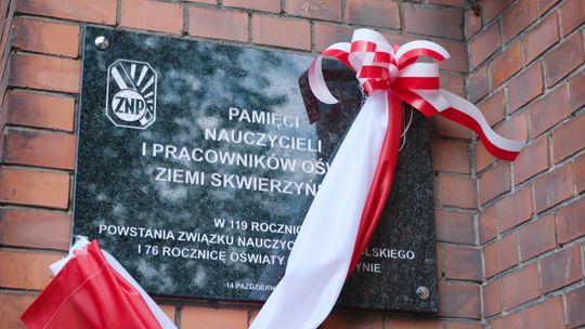 Odsłonięcie tablicy Pamięci Nauczycieli i Pracowników Oświaty Ziemi Skwierzyńskiej