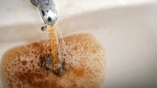 Okresowa zmiana barwy wody dostarczanej mieszkańcom miasta