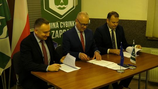 Podpisanie umowy na dofinansowanie remontu stacji uzdatniania wody w Drzeniowie