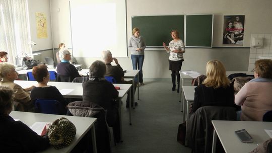 Ruszyły darmowe kursy językowe dla polskich i niemieckich seniorów ! 