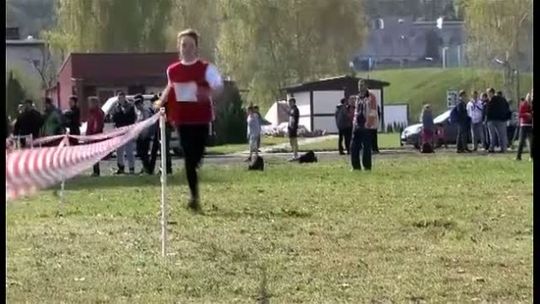 SZTAFETOWE BIEGI PRZEŁAJOWE