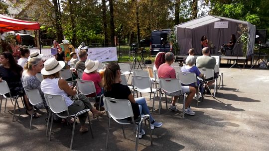 Szumiące trawy po raz czwarty