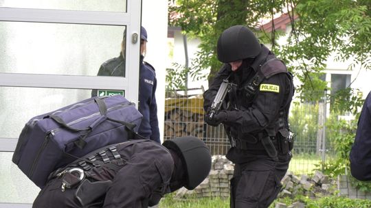 Terroryzm, wybuch bomby, ewakuacja... w Kunowickiej Szkole Podstawowej 