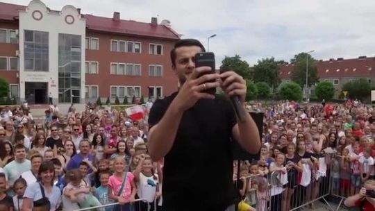 TŁUMY KIBICÓW NA SPOTKANIU Z FABIAŃSKIM