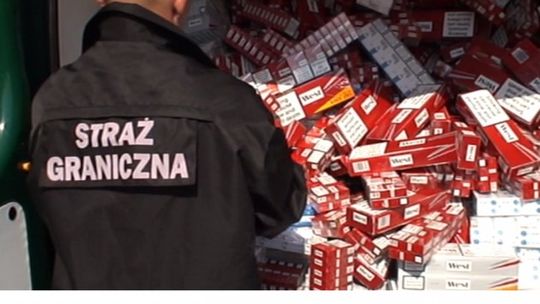 Złapany w drodze... 1000 sztang papierosów 