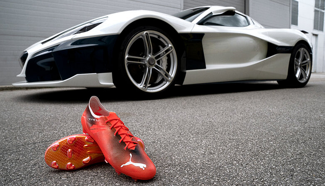 Co łączy super samochód z super butem piłkarskim?