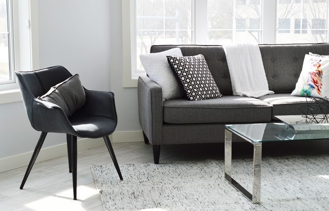 Krzesła tapicerowane – sposób na rodzinną atmosferę w domu