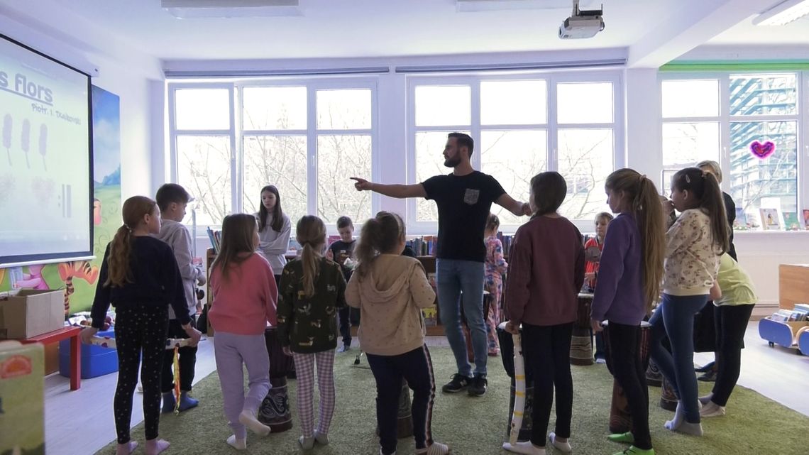 No to gramy i czytamy- warsztaty muzyczne w słubickiej bibliotece