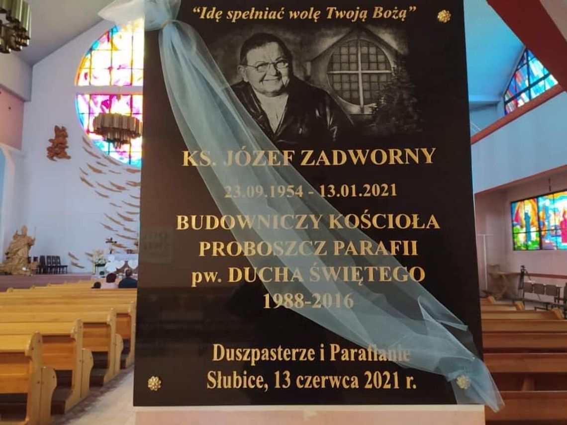 Odsłonięcie tablicy upamiętniającej ks. Józefa Zadwornego