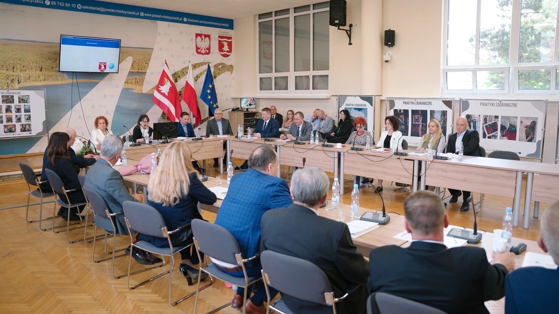 Sesja Rady Powiatu w Międzyrzeczu