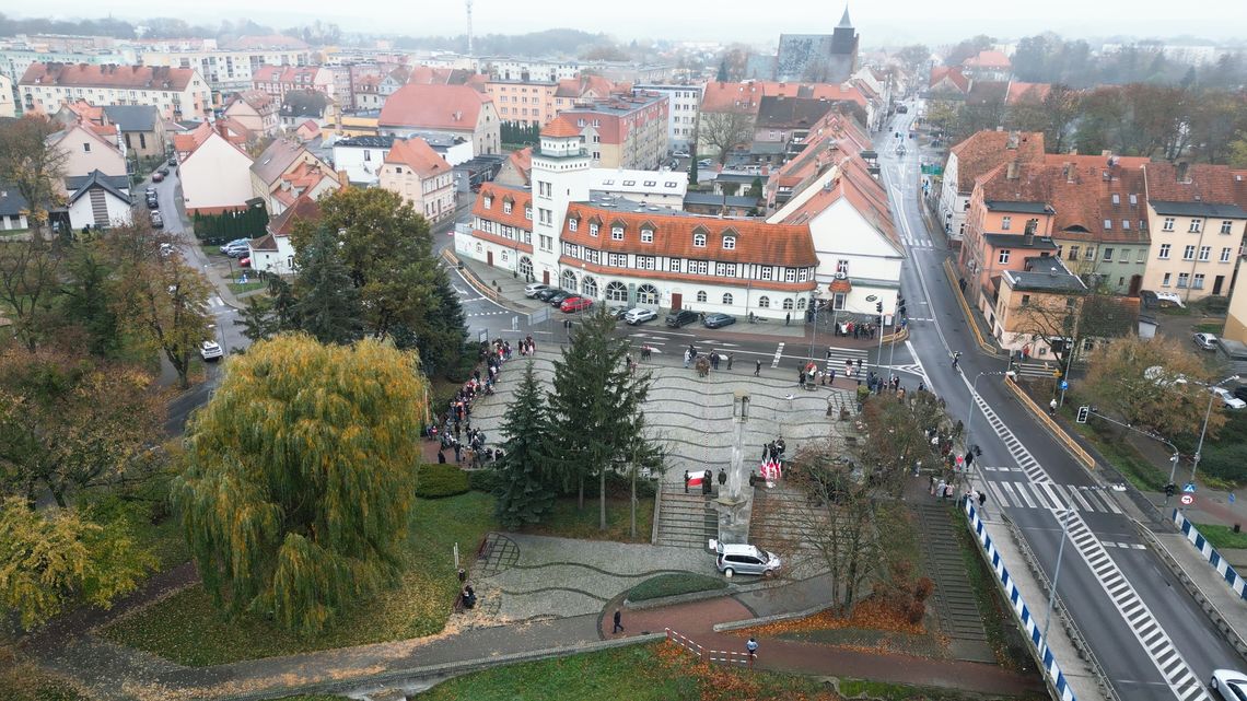 Święto Niepodległości w Międzyrzeczu: Władze, Wojsko i Mieszkańcy Oddali Hołd Bohaterom